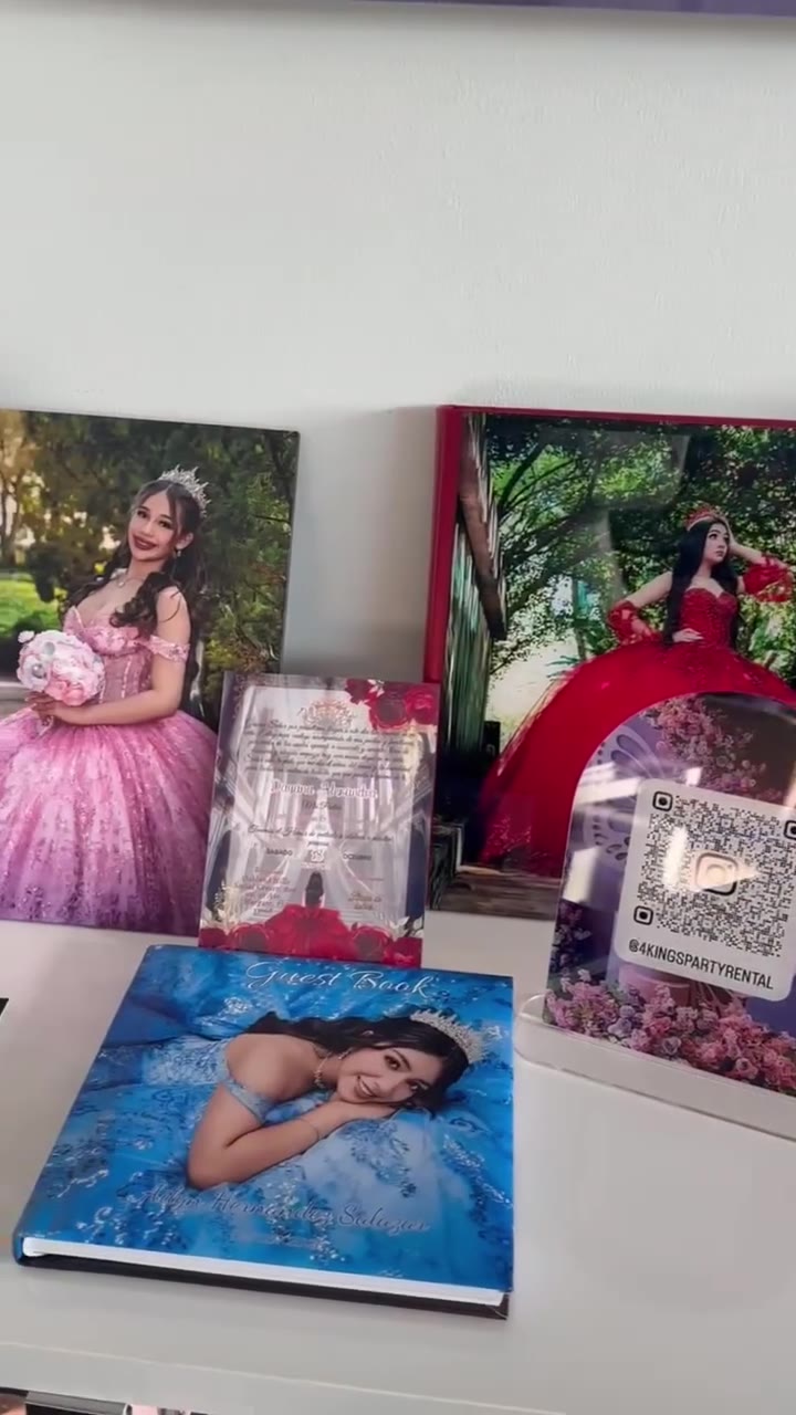 Álbum de quinceañera e impresiones en acrílico